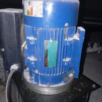 یک عدد در برقی و بالابر به قیمت کاسبی|مصالح و تجهیزات ساختمان|ری, شهید غیوری (ابن باویه)|دیوار