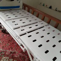 تخت بیمارستانی