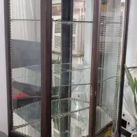 بوفه محکم وسالم تکی ی تومن با ظرفها دوتومن