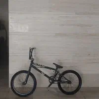 bmxدوچرخه حرکات نمایشی