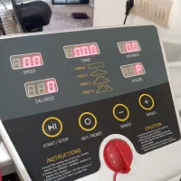 تردمیل 4کاره تمیز و سالم باقیمت مناسب|تجهیزات ورزشی|طبس, |دیوار