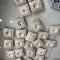 تعدادی پریز و کلید نو پلمپ  / متن آگهی رو بخونید