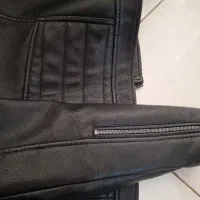 کاپیشن،چرمی|لباس|شهرکرد, |دیوار