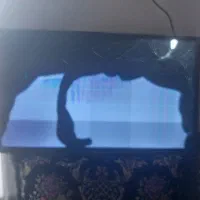 پنل شکسته تلویزیون
