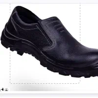 کفش کار با پنجه فولادی