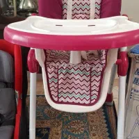 صندلی غذای بچه در حد نو