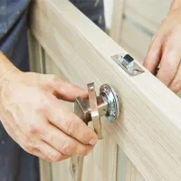 تعمیر درب چوبی کابینت رفع شکستگی ریگلاژ رنگ|خدمات پیشه و مهارت|حمیدیا, |دیوار