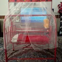 گهواره فلزی نوزاد