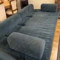 مبل تختخواب شو به همراه یه میز بزرگ ودو عسلی