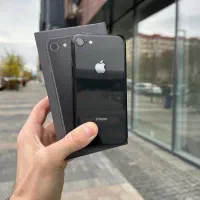 گوشی آیفون8