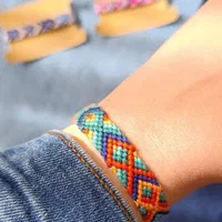 دستبند دوستی برای محکم‌تر شدن پیوند دوستی