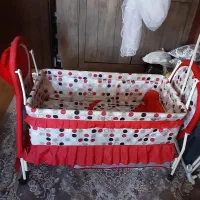 گهواره .بچه کاملا نو تمیز|تخت و صندلی بچه|رشت, گلسار|دیوار