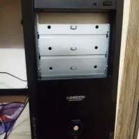 کامپیوتر تمیز با یک عدد ویندوز ۱۱ و دارای ۱۰ ویندو