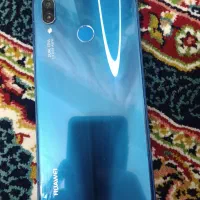 گوشی سالم در حال استفاده