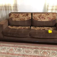 مبل ۷ نفره و میز وسط شیشه ای و چوبی mdf|مبلمان خانگی و میز عسلی|قائم‌شهر, |دیوار