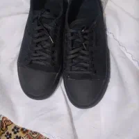 یک جفت کفش که فقط ۲بارپوشیده شده