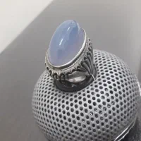 عقیق کبود یمنی بزرگ بینظیر رکاب دستساز وزن۴۵ گرم