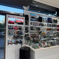 فروشنده موبایل و لوازم جانبی (نظام آباد)