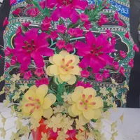 گل وگلدان آماده کاری شیک برای هدیه