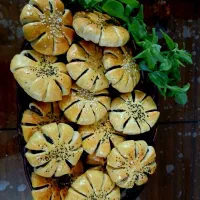 کلوچه خرمایی .دونات.نان شیرمال