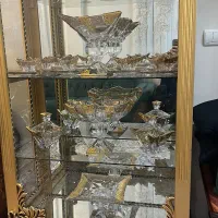 ظرف پذیرایی اصل بوهیمای چک طلاکوب به همراه ویترین|ظروف سرو و پذیرایی|تهران, نظام‌آباد|دیوار