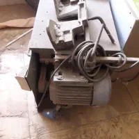 المینیوم بر