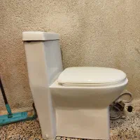 توالت فرنگی سالم و تمیز|لوازم سرویس بهداشتی|بروجرد, |دیوار