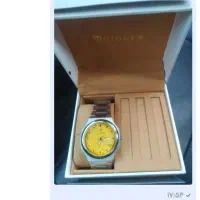 دوعدد ساعت مچی