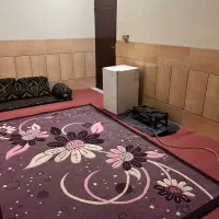 اجاره اتاق همکف تمیز ۶۰۰تومن|اجارهٔ کوتاه‌مدت آپارتمان و سوئیت|سیرجان, |دیوار