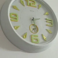 ساعت دیواری