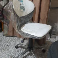 صندلی چرخدار مدل صدفی سفید