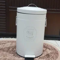 سطل زباله فلزی