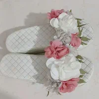 صندلی شکوفه ایی و کیوت سایز ۳۸