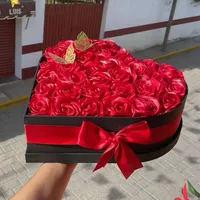 باکس و دسته گل روبانی