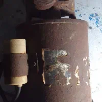 پمپ اب قدیمی تمام مس سالم