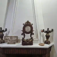 ساعت و شمعدان