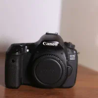 دوربین حرفه ای ۶۰ دی کنون