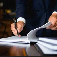 وکیل دادگستری و مشاور حقوقی