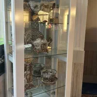 بوفه سفید تاج دار کاملا سالم