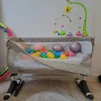 تخت کنارمادر