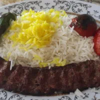 خانم جهت همکاری در غذا خوری