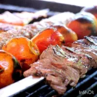 چند نیروی کار خانم یا اقا جهت کار در کافه رستوران