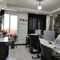 کارشناس فروش خانم