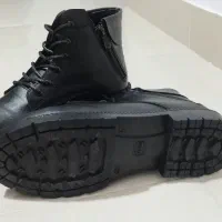 بوت|کیف، کفش، کمربند|رشت, گیل|دیوار