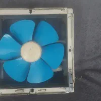 یک عدد هواکش فلزی 50 در 50 در حد نو سالم