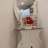 آیینه و کنسول دوتا شمعدان