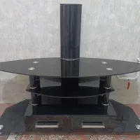 میز تلویزیون شیشه‌ای