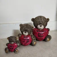 سه عدد مجسمه خرسی