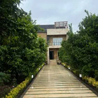 جریان طبیعت به زیبایی در این ویلا باغ جریان داره