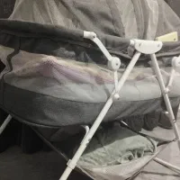 تخت کودک کنار تخت مادر